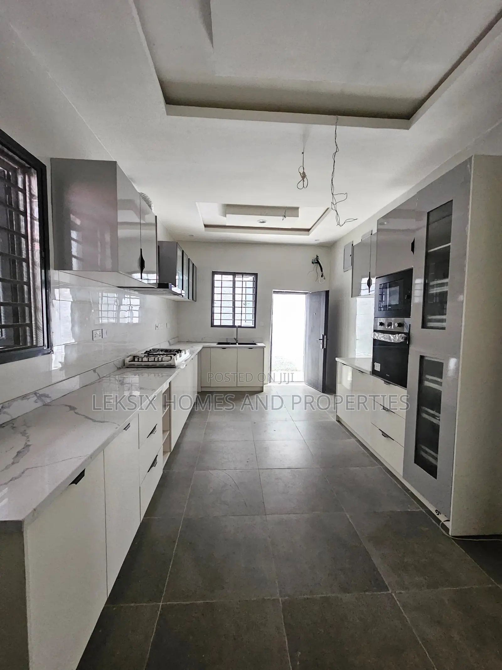 5bdrm Duplex in A Well Secured, Ikate for sale