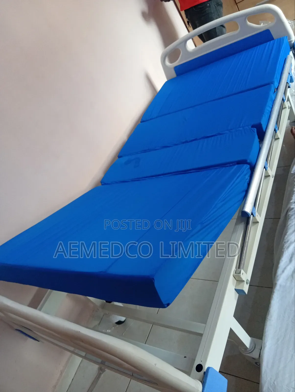 Double Crank Manual Hospital Bed