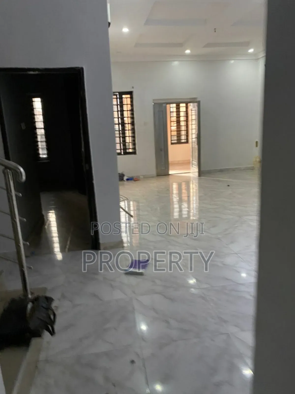 4bdrm Duplex in Magodo Phase 1 for rent
