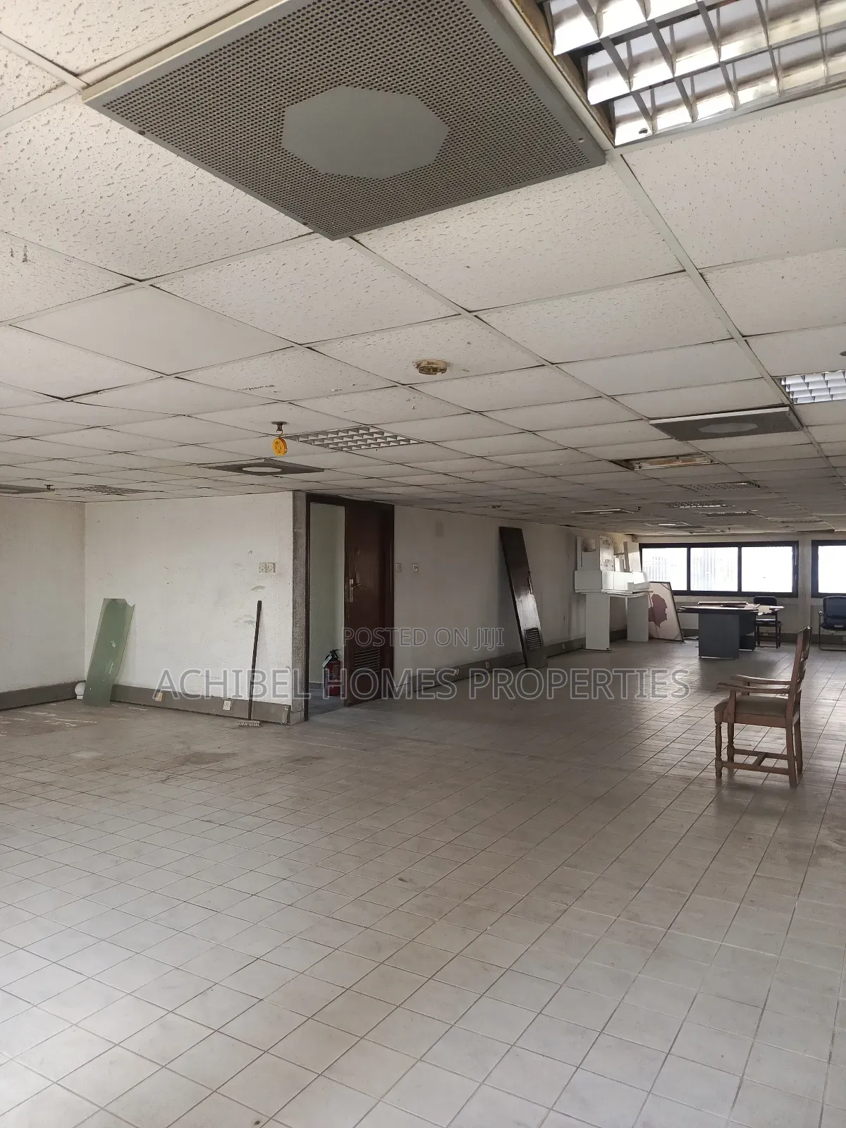 A 140 Square Meter Open Office Space in Marina