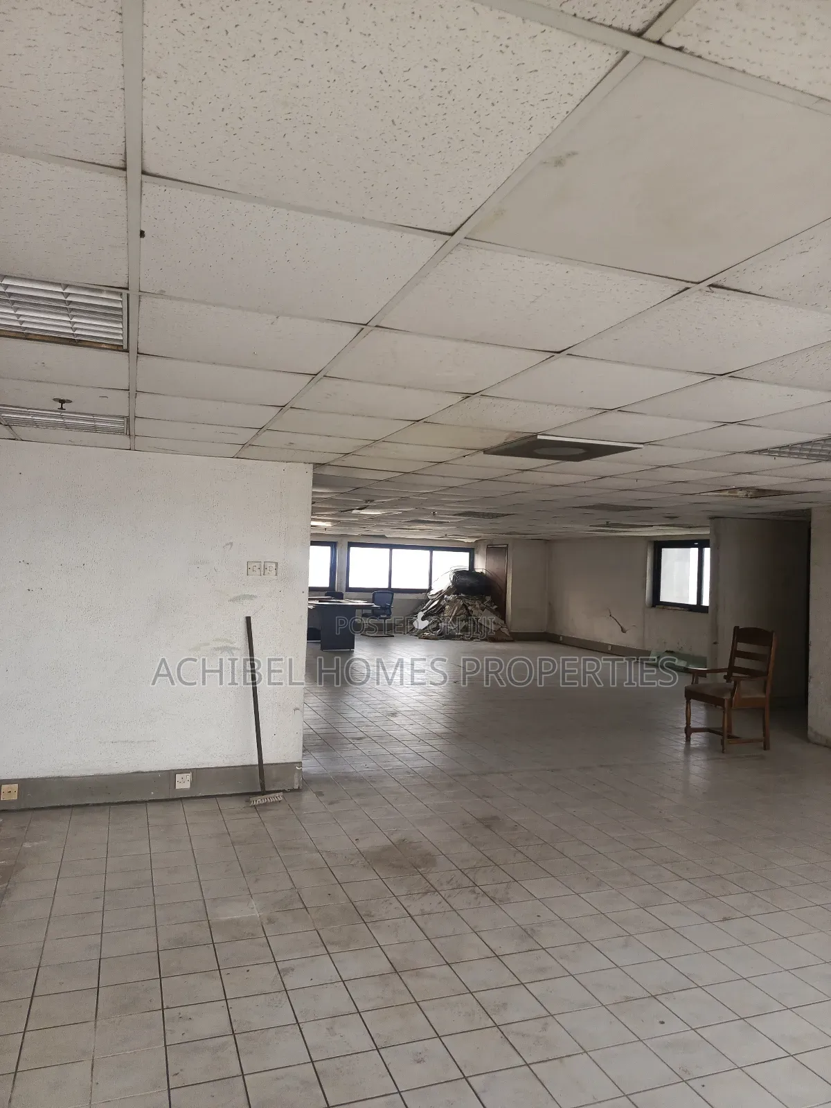 A 140 Square Meter Open Office Space in Marina