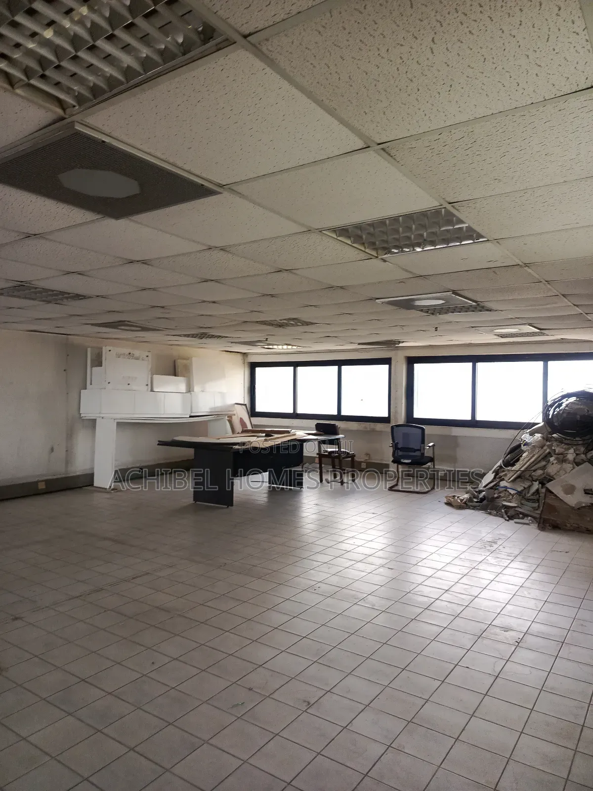 A 140 Square Meter Open Office Space in Marina