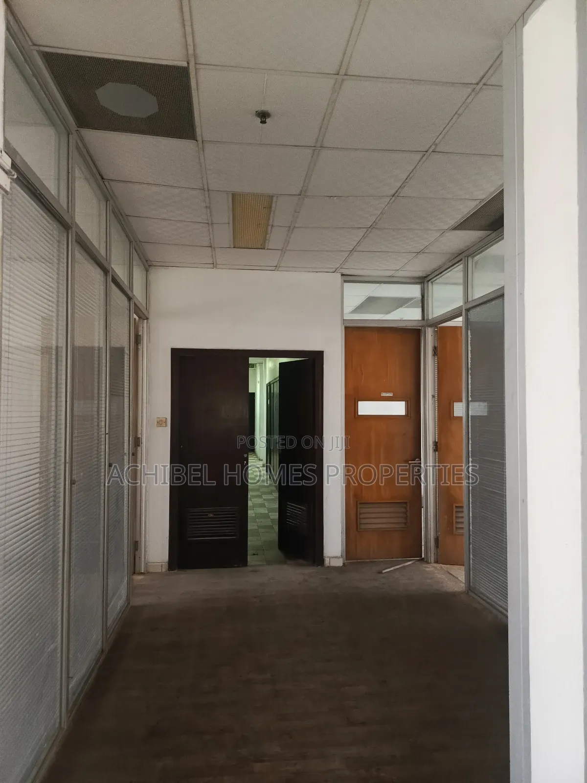 A 290 Square Meter Open Office Space at Marina