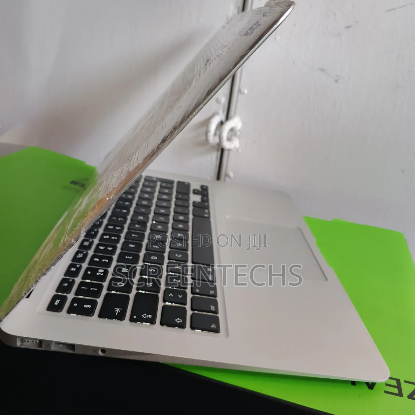 Laptop Apple MacBook Air 2011 4GB Intel Core i5 SSD 128GB