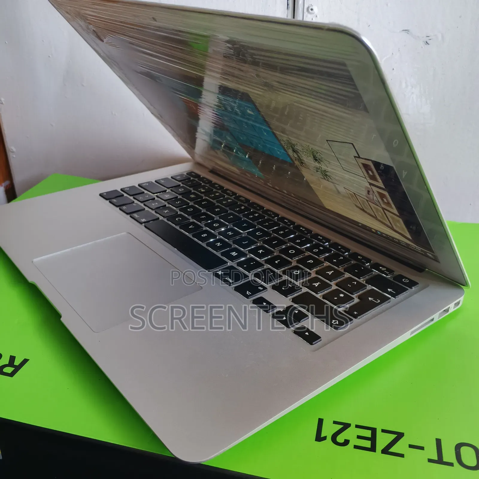 Laptop Apple MacBook Air 2011 4GB Intel Core i5 SSD 128GB