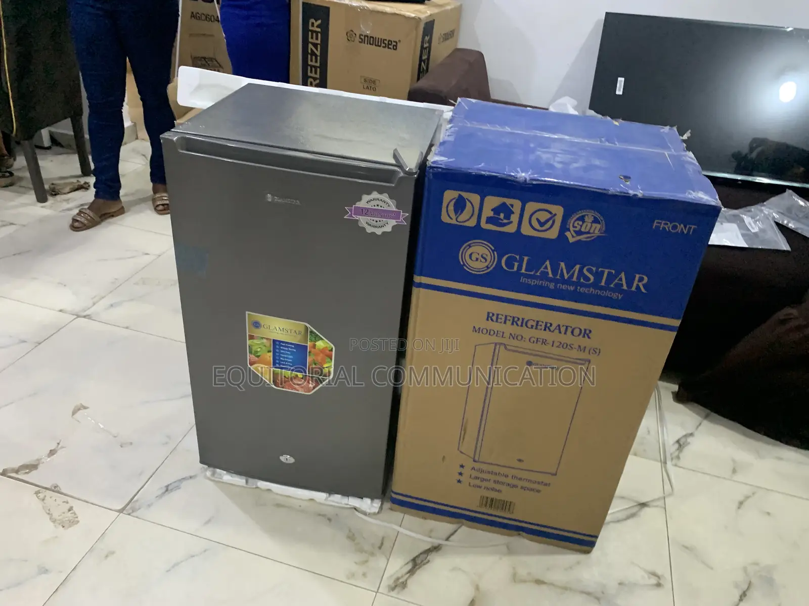 Glamstar GFR-120s-M 90 L Compact Refrigerator for Home Office