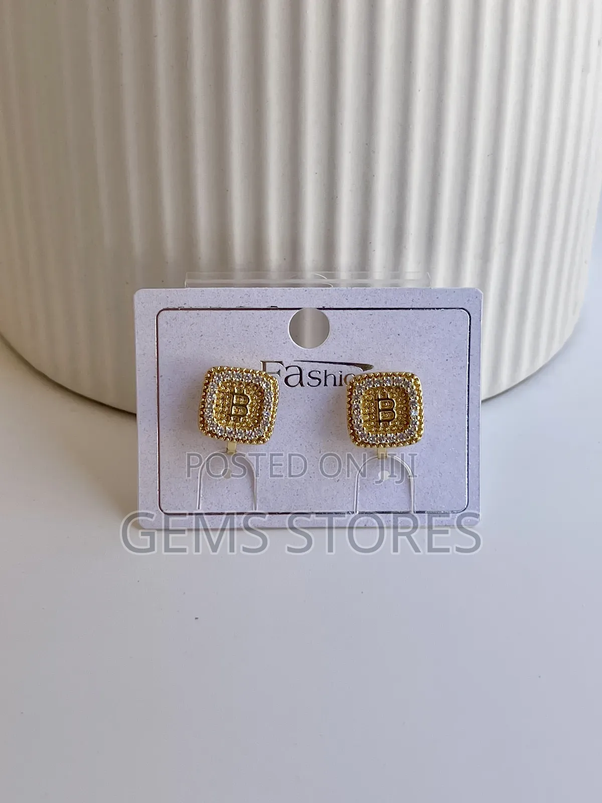 Elegant Unisex Geometric Clip Earrings - No Piercing Required!