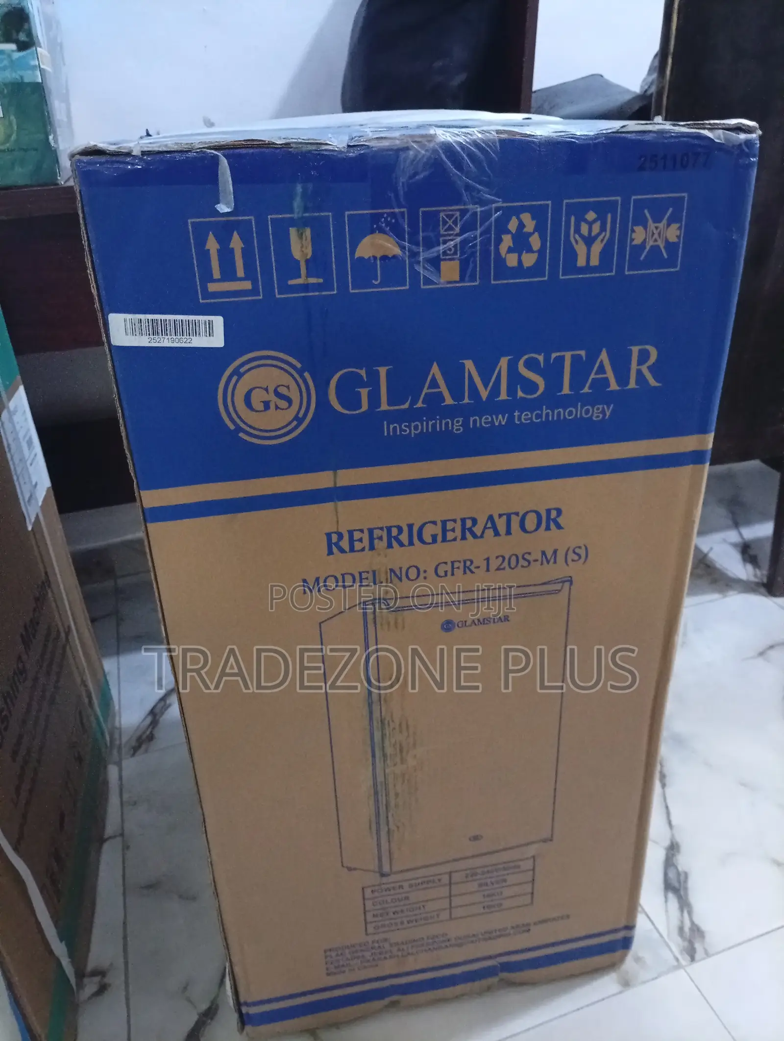 Glamstar 90l Mini Fridge – Perfect for Home or Office