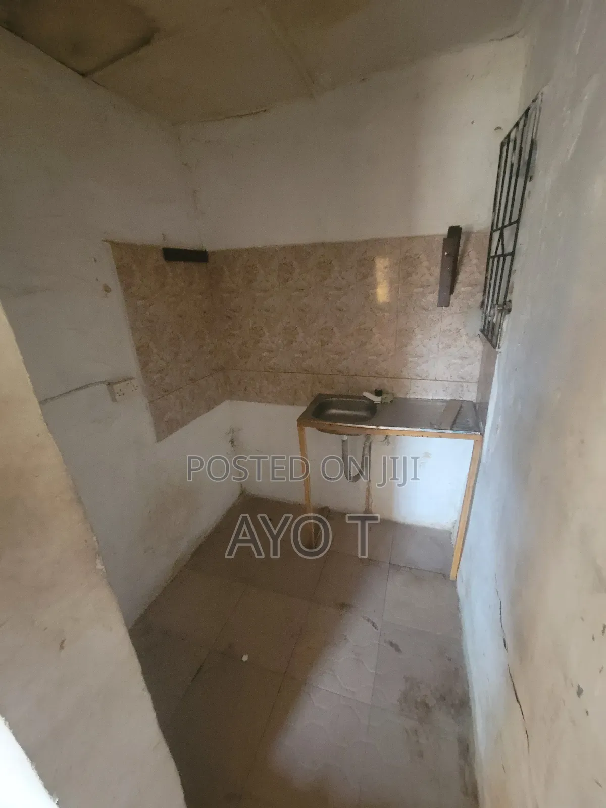 Studio Apartment in Bariga for rent