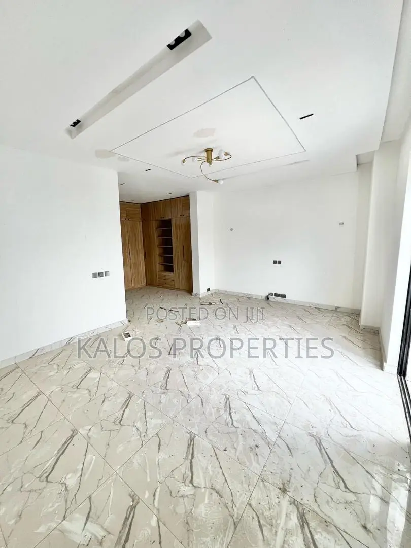4bdrm Duplex in Orchid Road, Lekki Phase 2 for rent