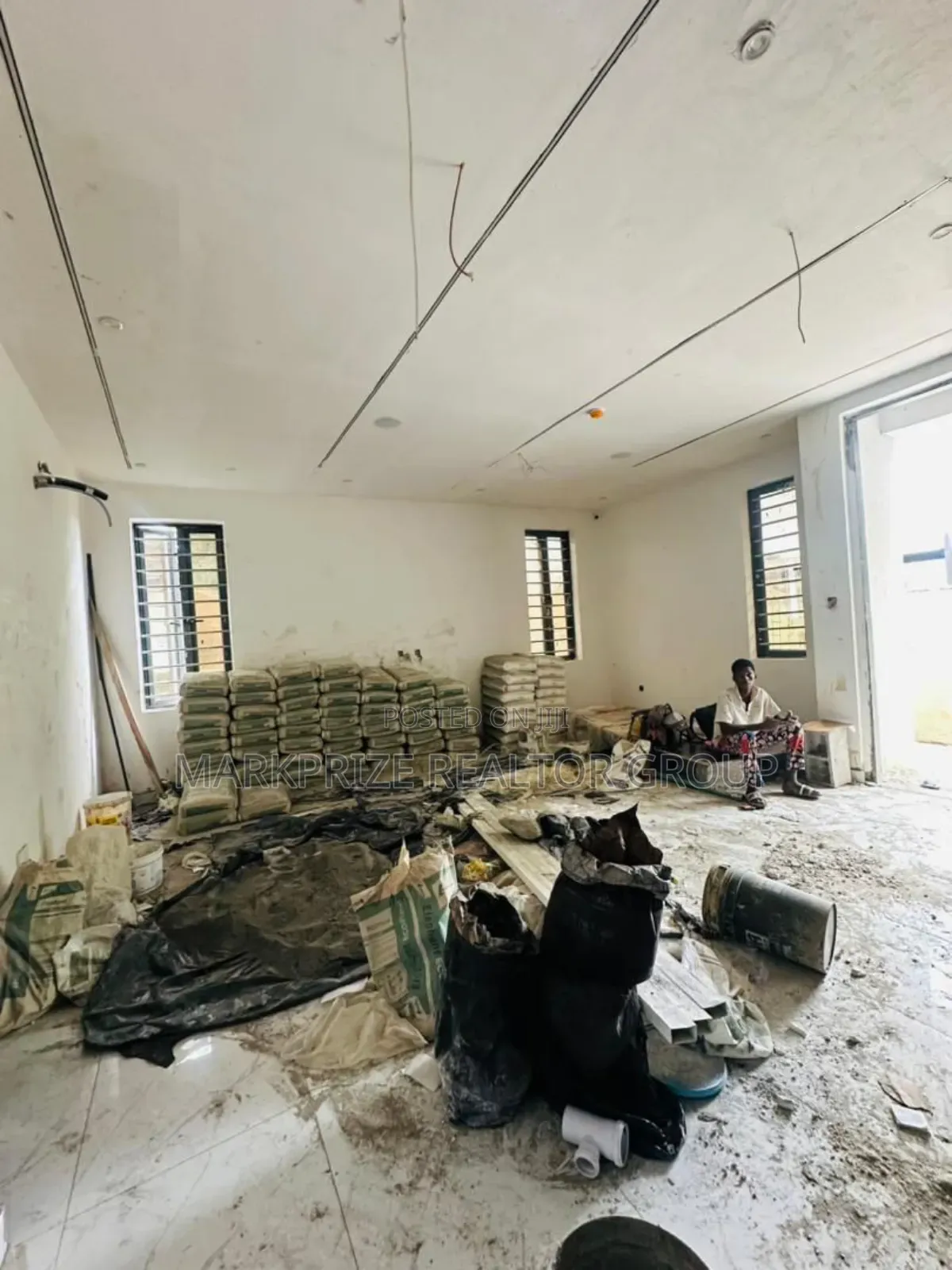 4bdrm Duplex in GRA Phase 1 for sale