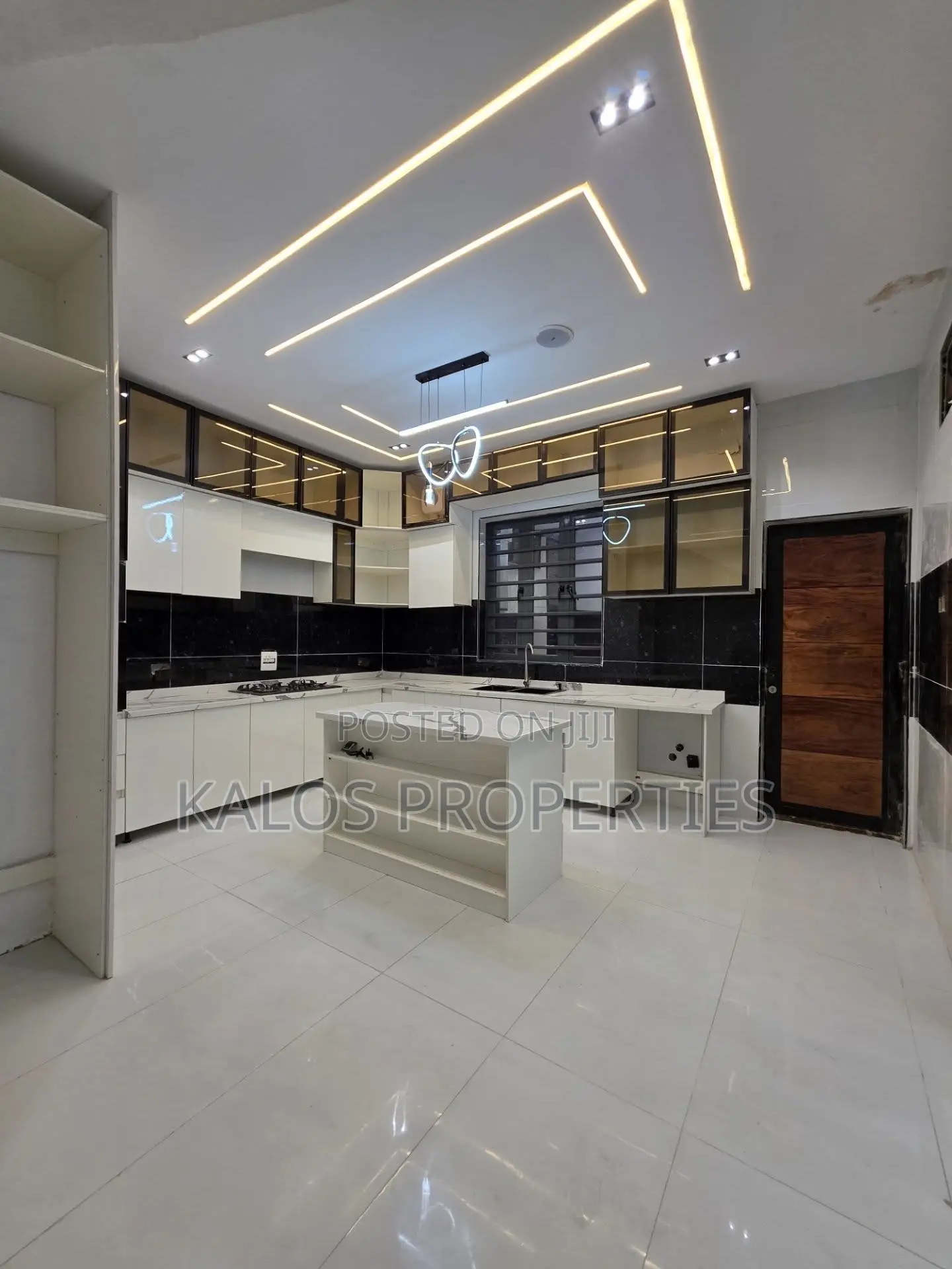 4bdrm Duplex in Ajah Lekki Lagos for sale