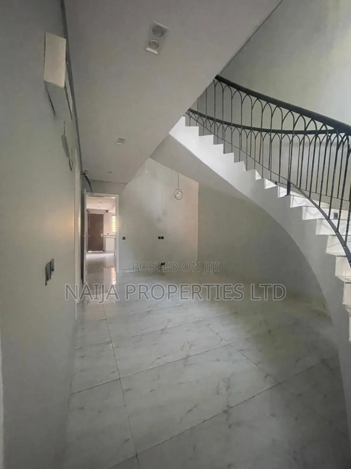 4bdrm Duplex in Lekki County for sale