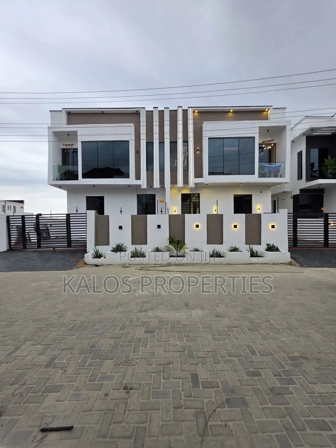 4bdrm Duplex in Ajah Lekki Lagos for sale