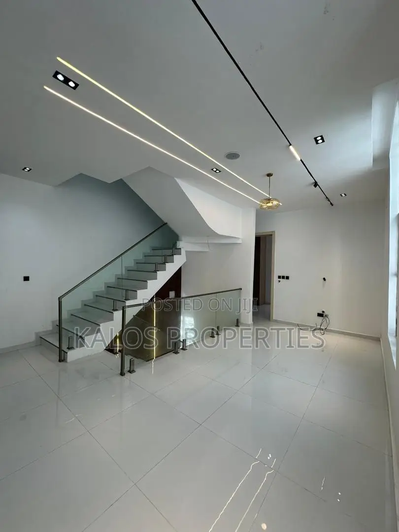5bdrm Duplex in Chevron Lekki Lagos for sale