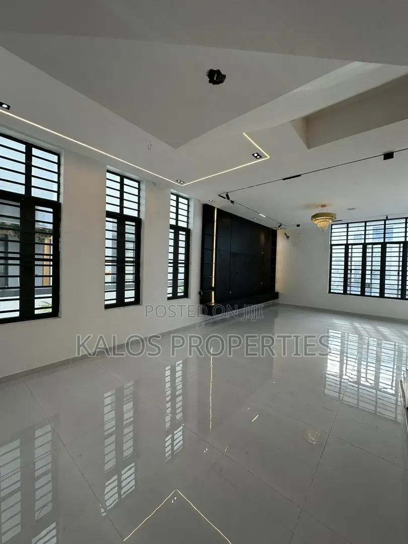 5bdrm Duplex in Chevron Lekki Lagos for sale