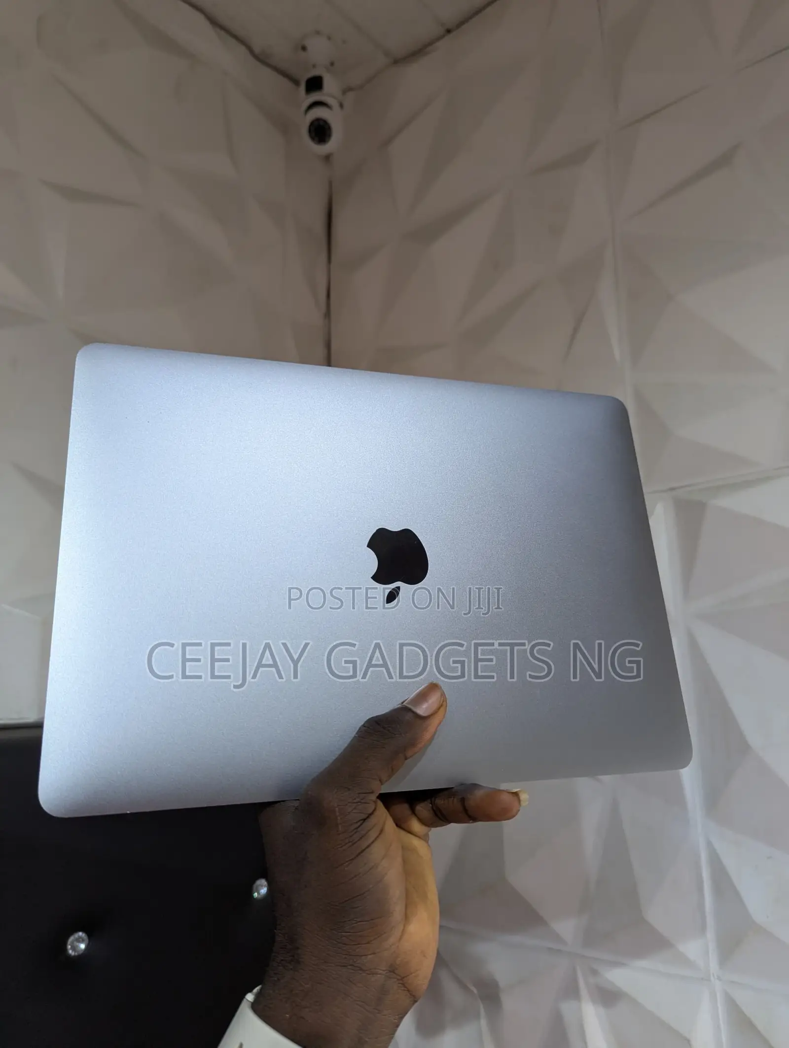 Laptop Apple MacBook Pro 2020 M1 8GB Apple M1 SSD 256GB