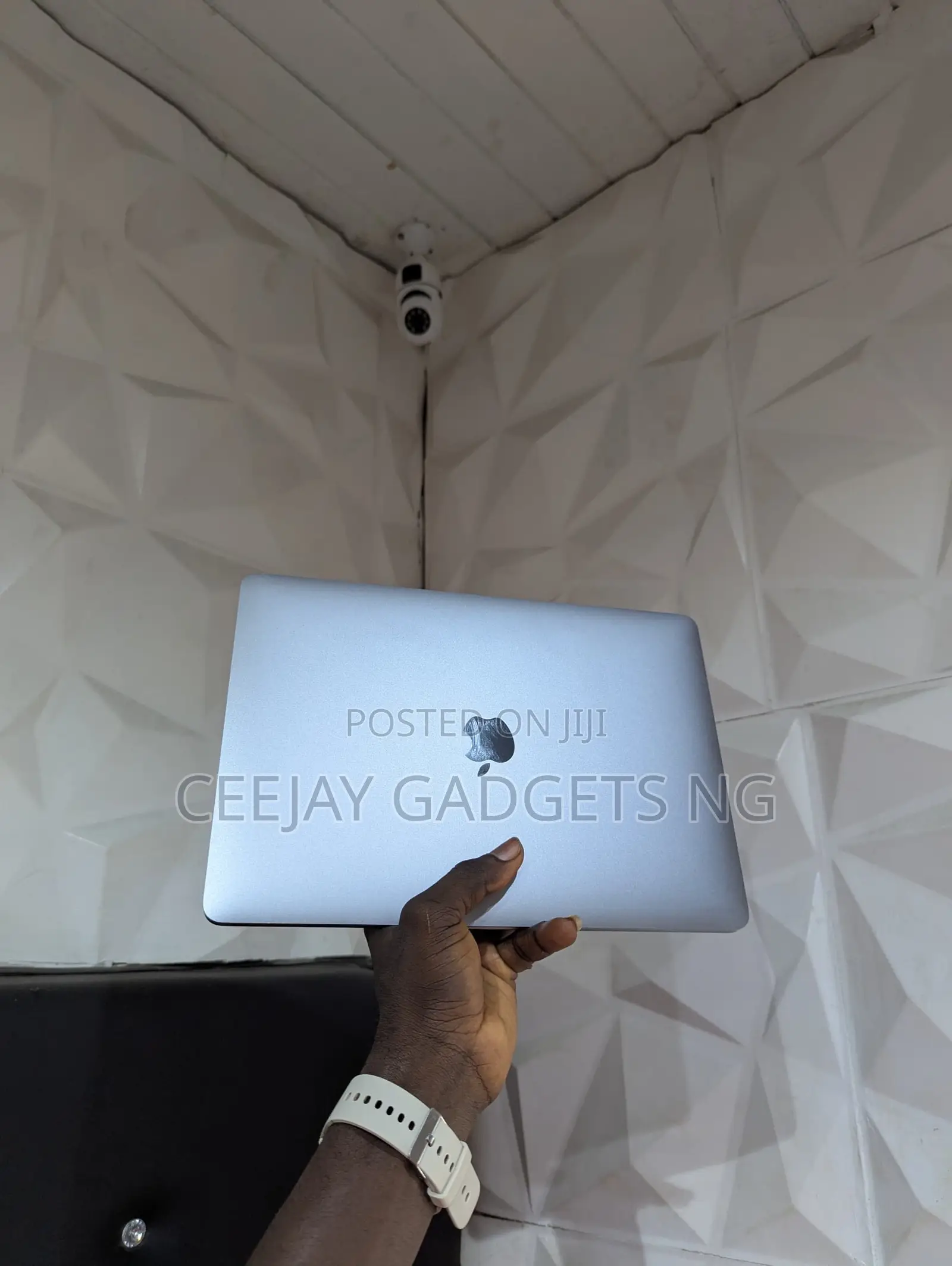 Laptop Apple MacBook Pro 2020 M1 8GB Apple M1 SSD 256GB