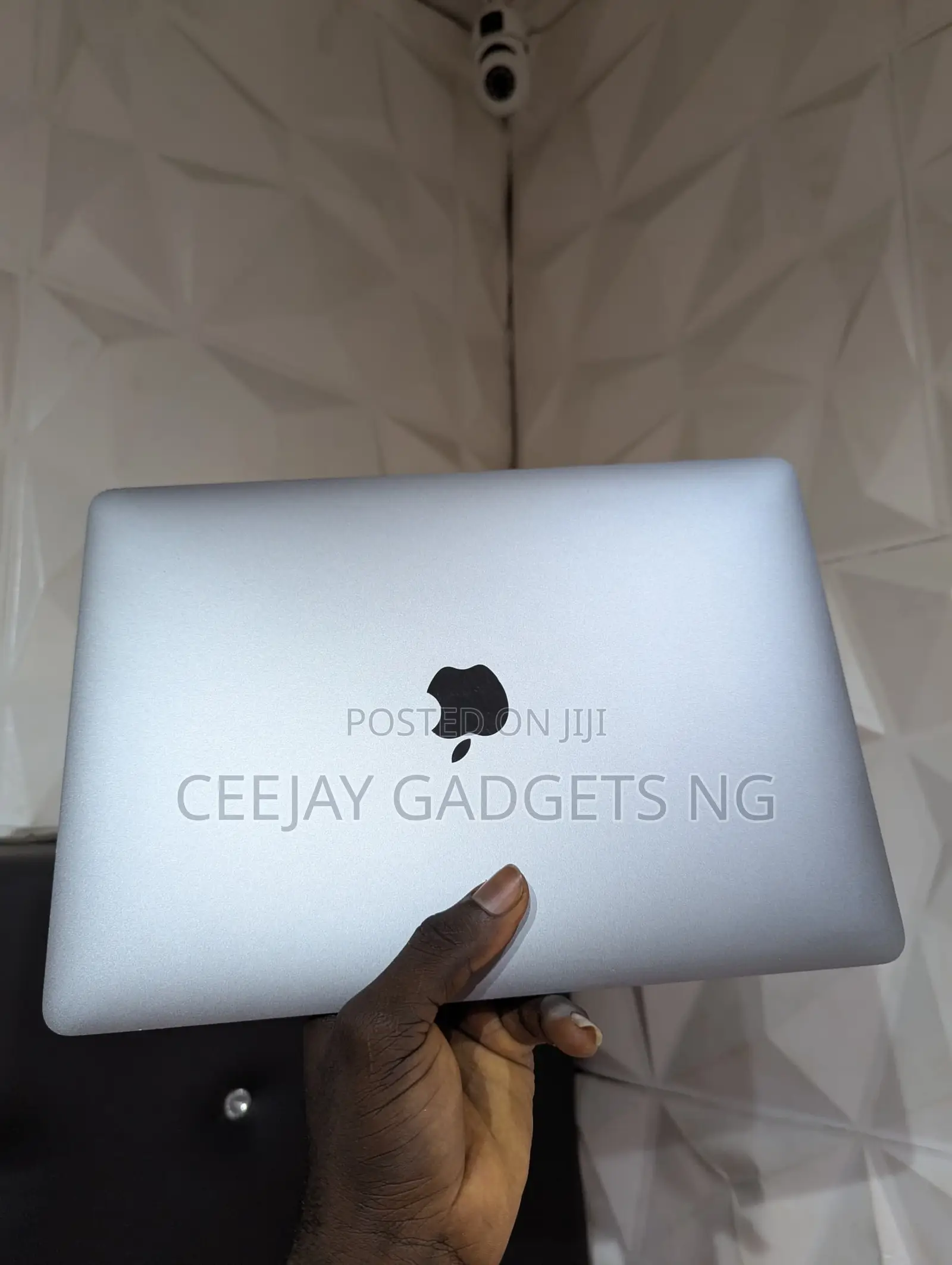 Laptop Apple MacBook Pro 2020 M1 8GB Apple M1 SSD 256GB