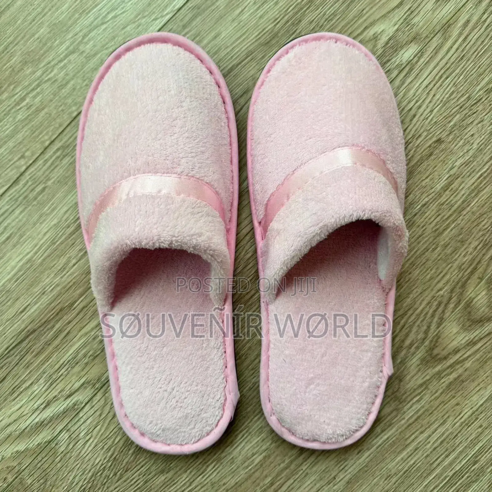 Indoor Slippers With Ribbon
