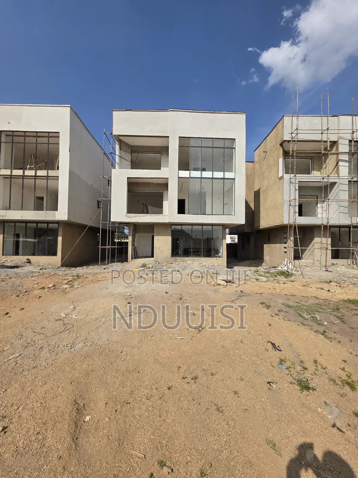 5bdrm Duplex in Jahi for sale