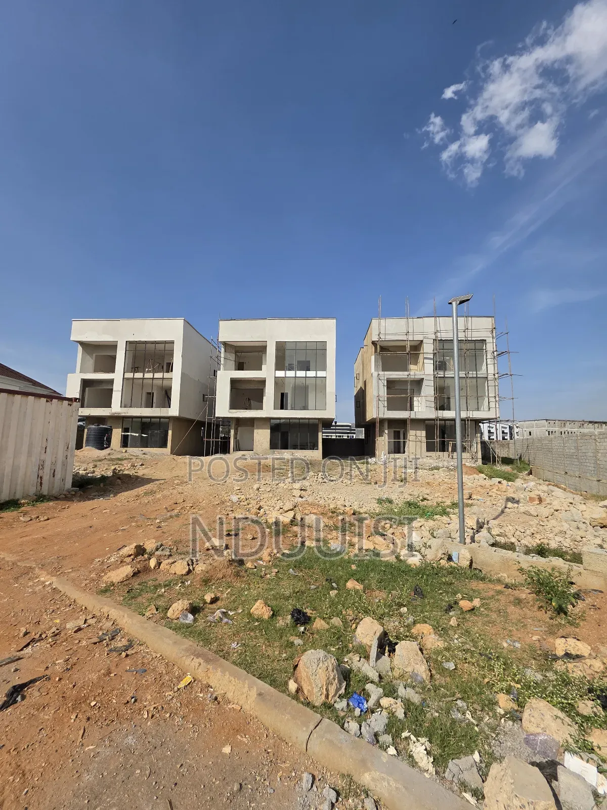 5bdrm Duplex in Jahi for sale