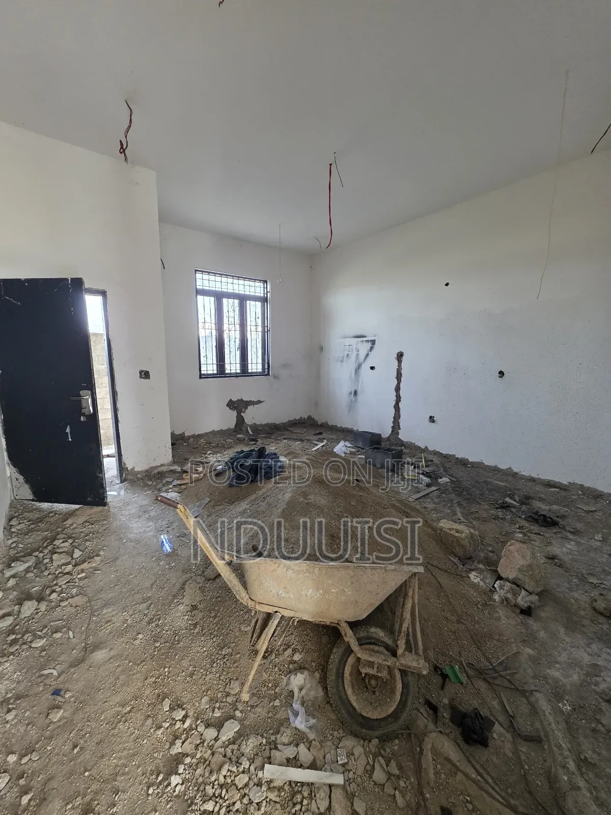 5bdrm Duplex in Jahi for sale