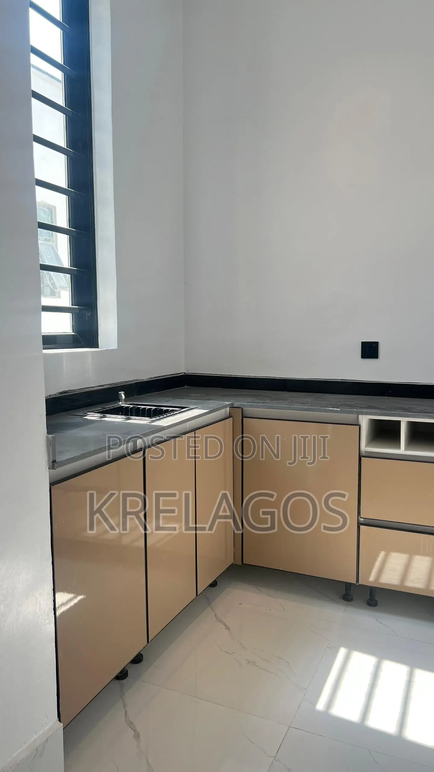 5bdrm Duplex in Lekki Phase 1 for sale