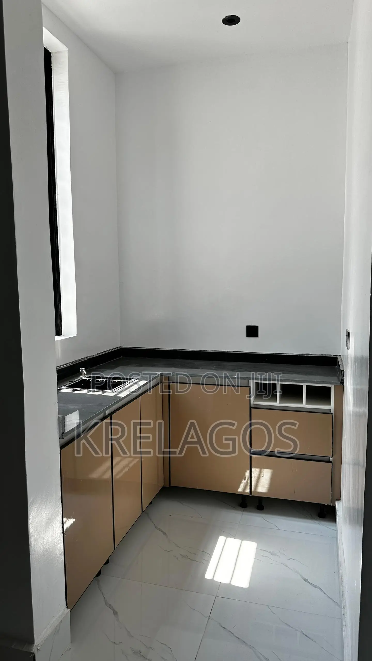 5bdrm Duplex in Lekki Phase 1 for sale