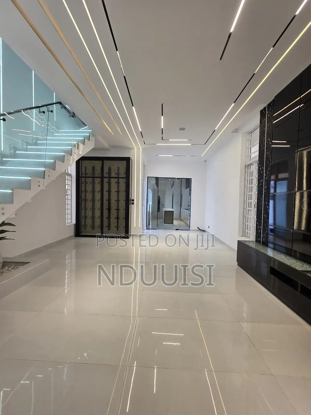 5bdrm Duplex in Ologolo for sale