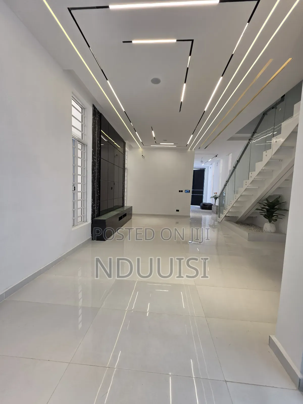 5bdrm Duplex in Ologolo for sale