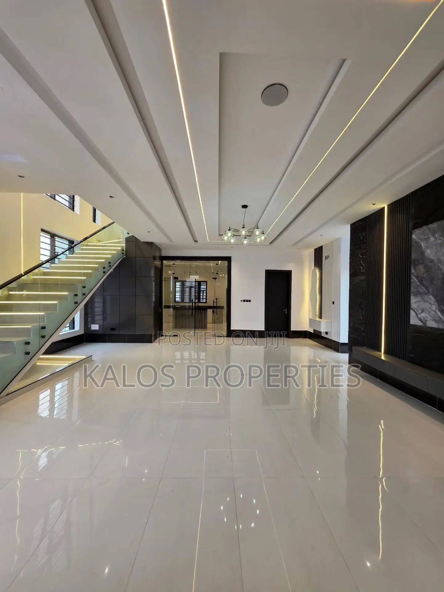 5bdrm Duplex in Lekki Palm  City, Ado / Ajah for sale