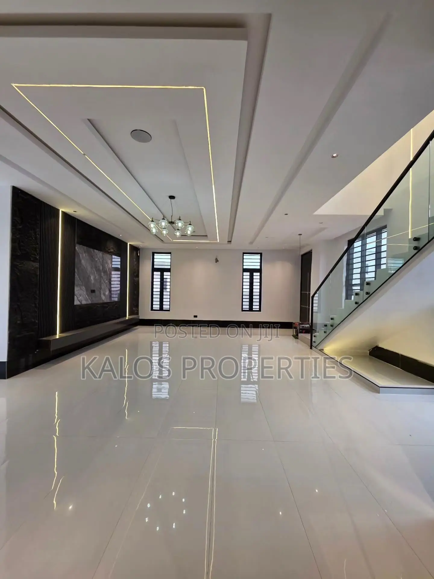 5bdrm Duplex in Lekki Palm  City, Ado / Ajah for sale