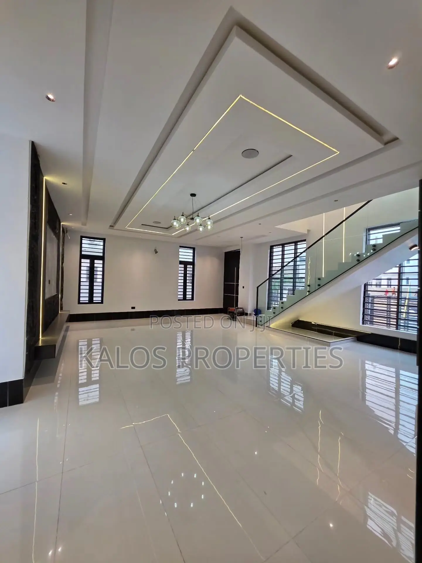 5bdrm Duplex in Lekki Palm  City, Ado / Ajah for sale
