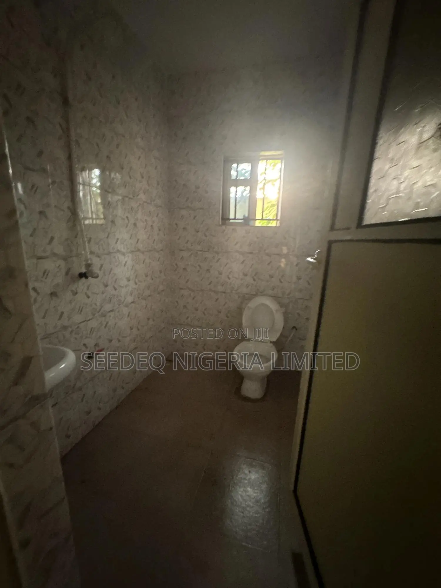 1bdrm Block of Flats in Adekunle Awonuga, Igbogbo for rent