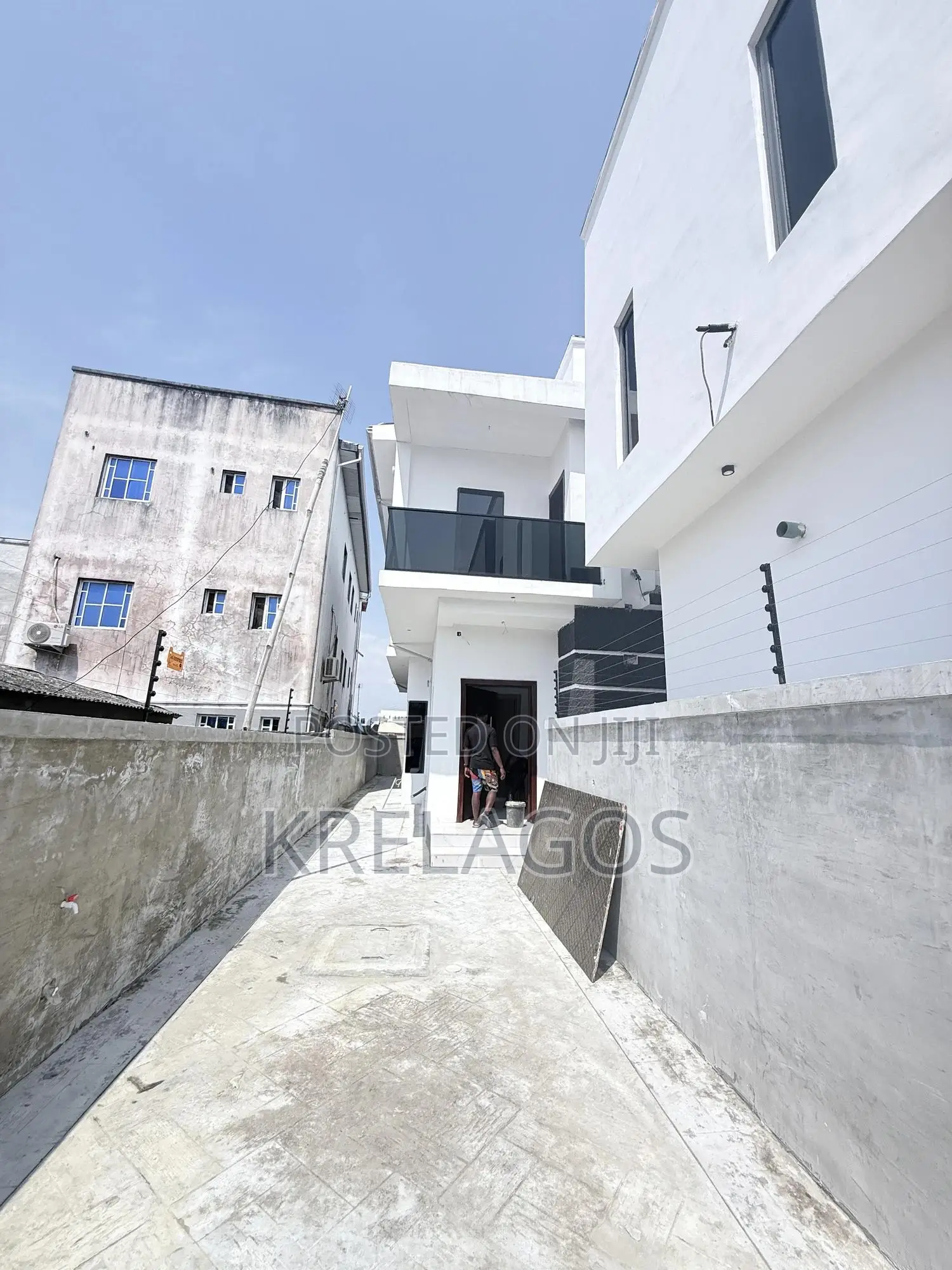 4bdrm Duplex in Ologolo for sale