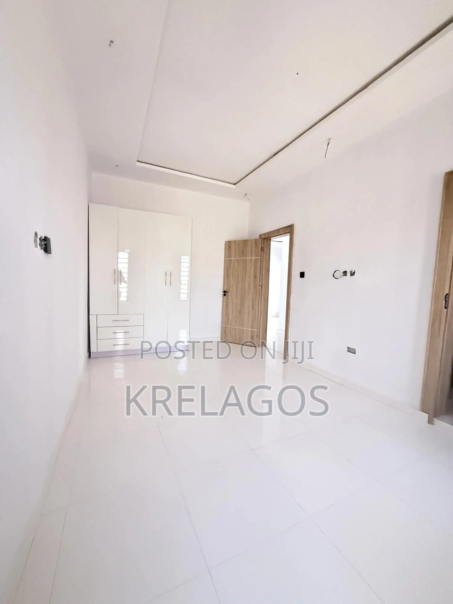 4bdrm Duplex in Ologolo for sale