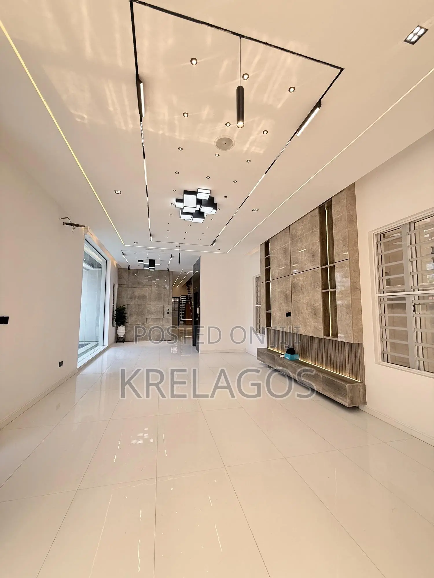 5bdrm Duplex in Lekki Phase 1 for sale
