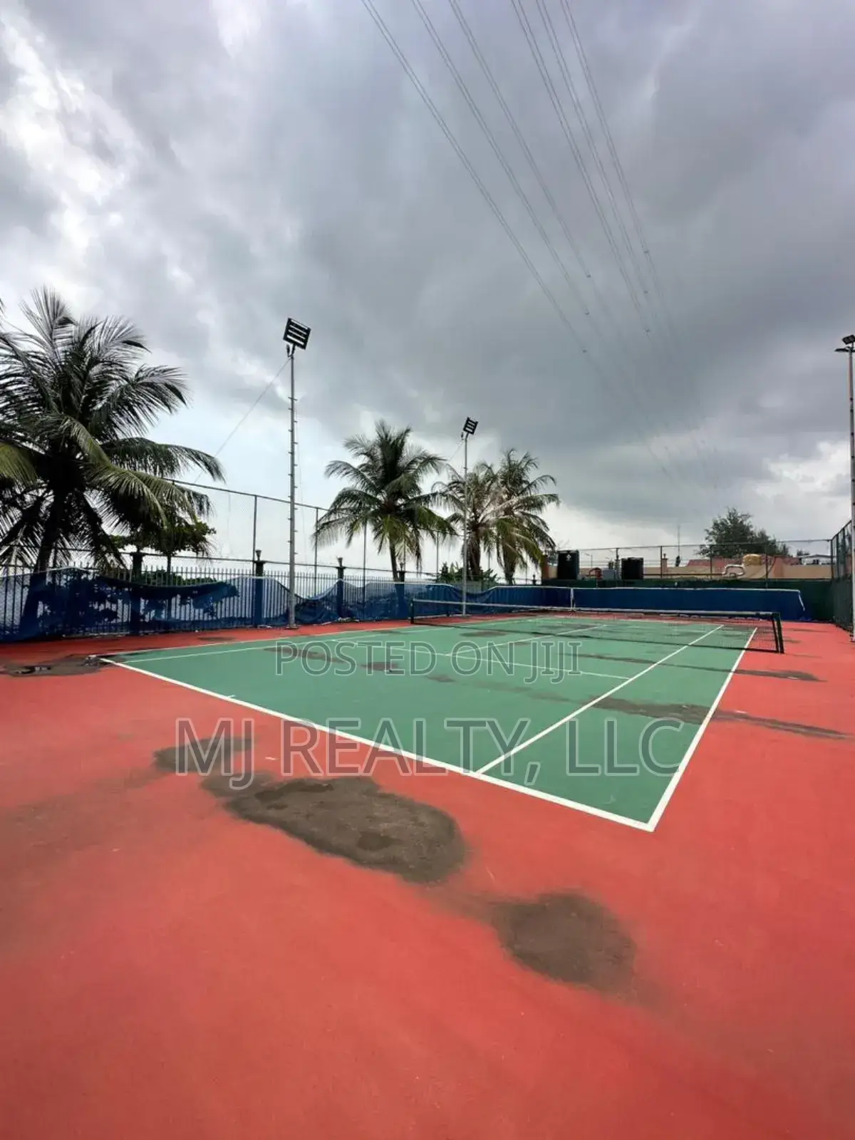 4bdrm Penthouse in Banana Island for sale