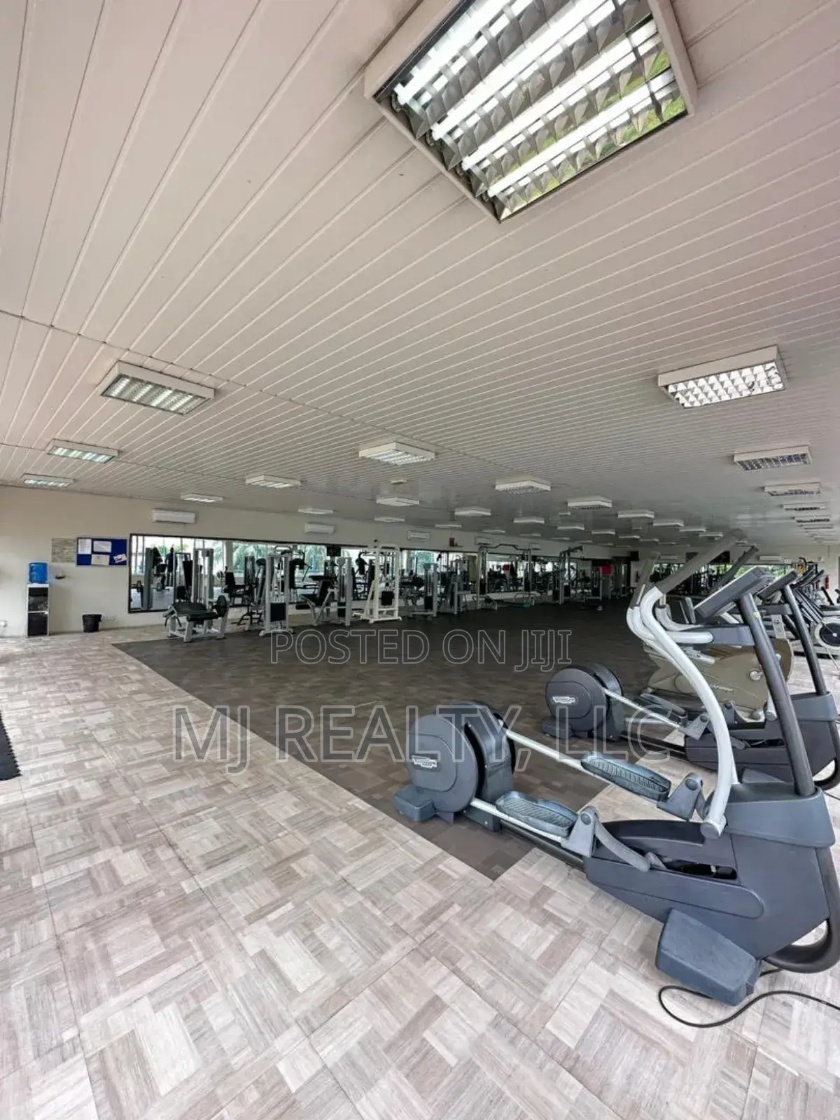 4bdrm Penthouse in Banana Island for sale