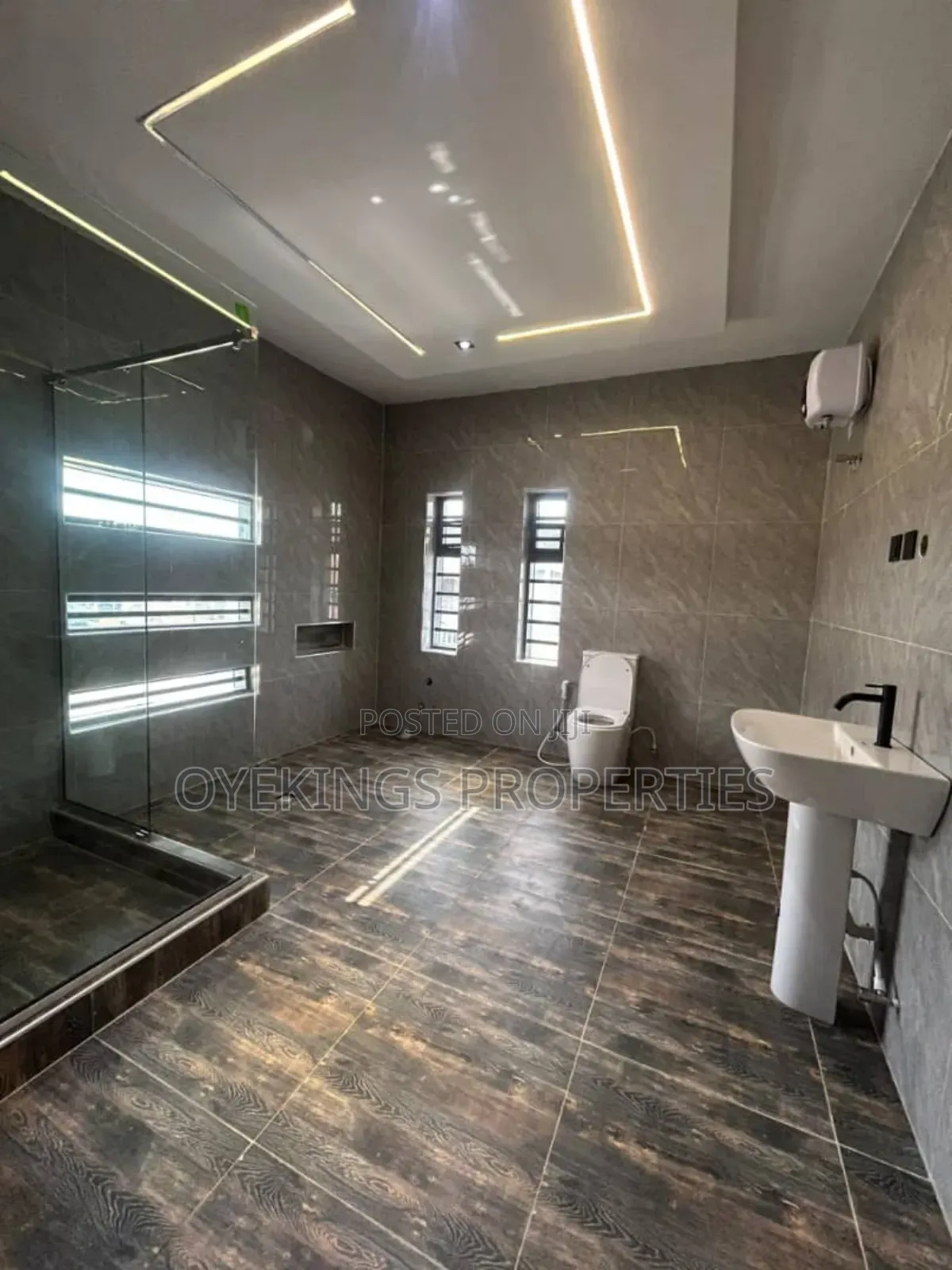 4bdrm Duplex in Victory Garden Akoto, Akala Express for sale