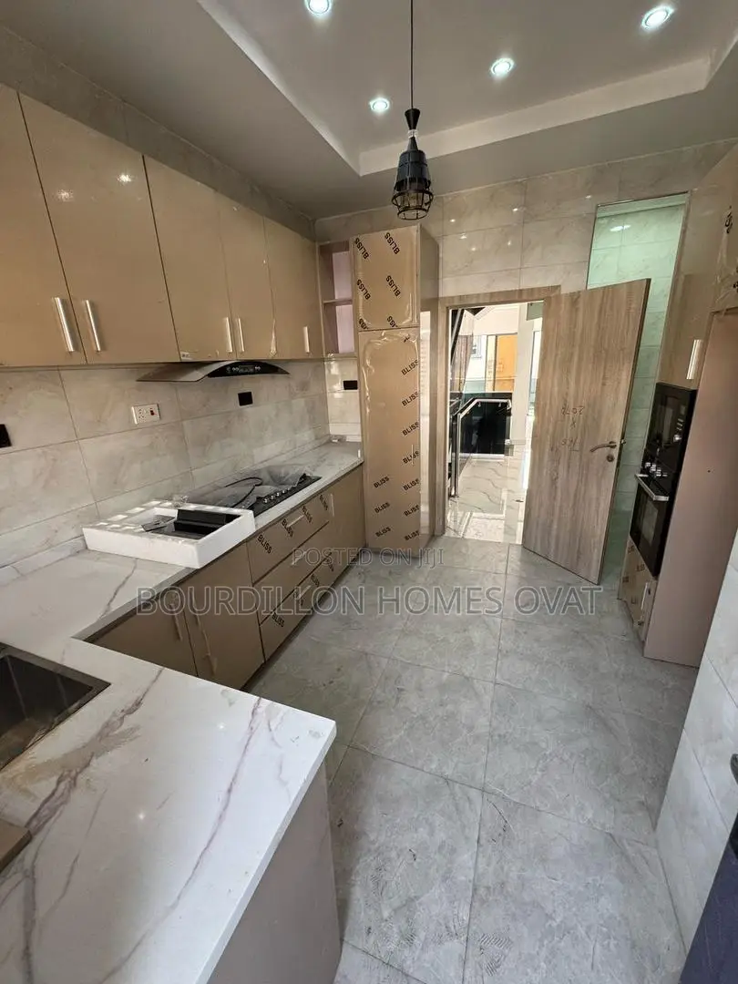 4bdrm House in Ikate Lekki Lagos for sale