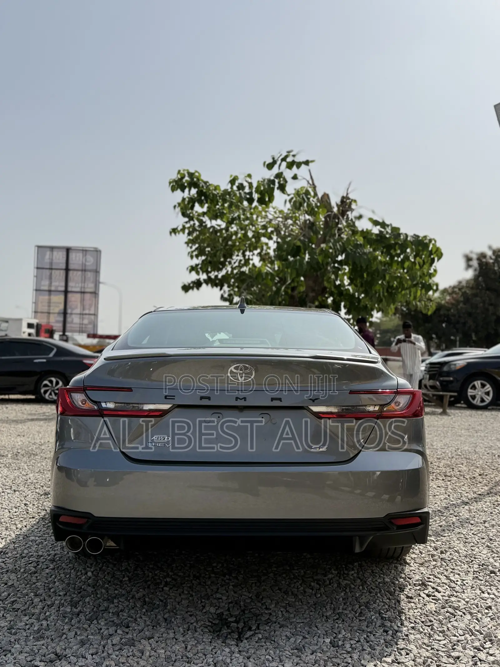 Toyota Camry SE 2025 Gray