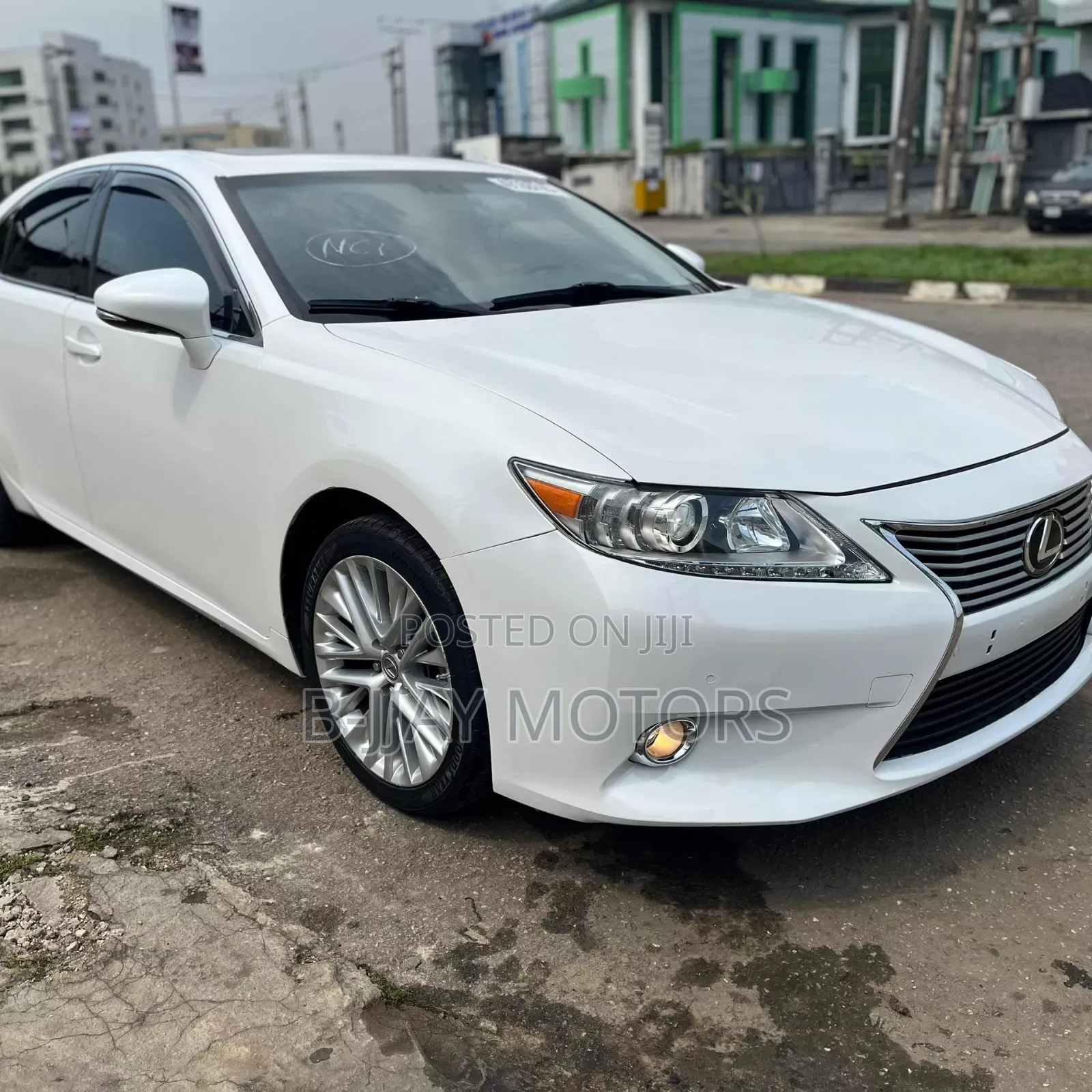 Lexus ES 350 FWD 2014 White