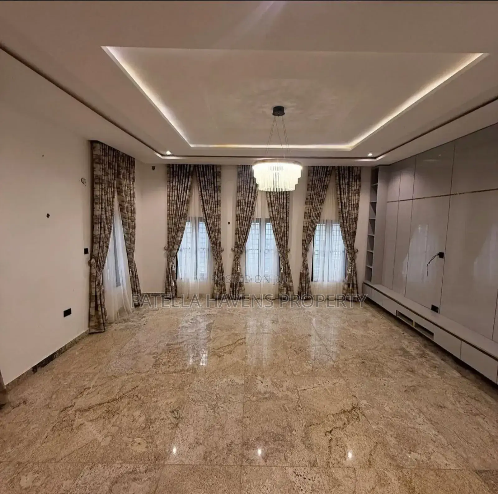 5bdrm Duplex in Asokoro for sale
