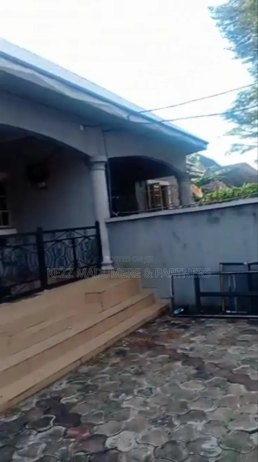 6bdrm Bungalow in Behind Nta Core, Oshimili South for sale