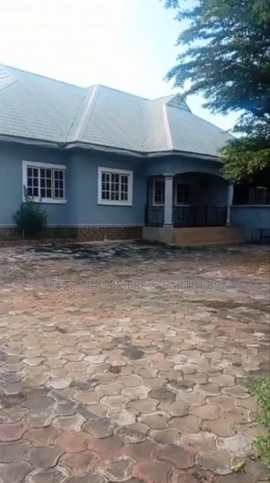 6bdrm Bungalow in Behind Nta Core, Oshimili South for sale