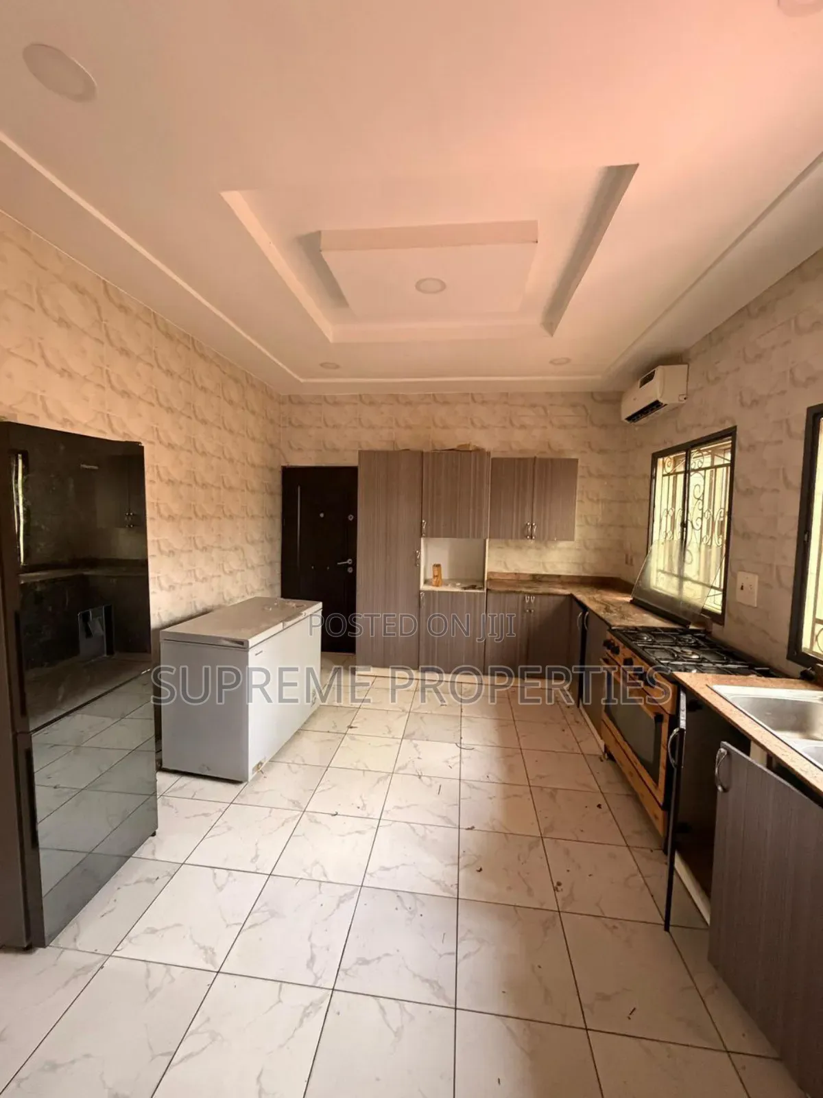 5bdrm Duplex in Kolapo Ishola Gra, Ibadan for rent