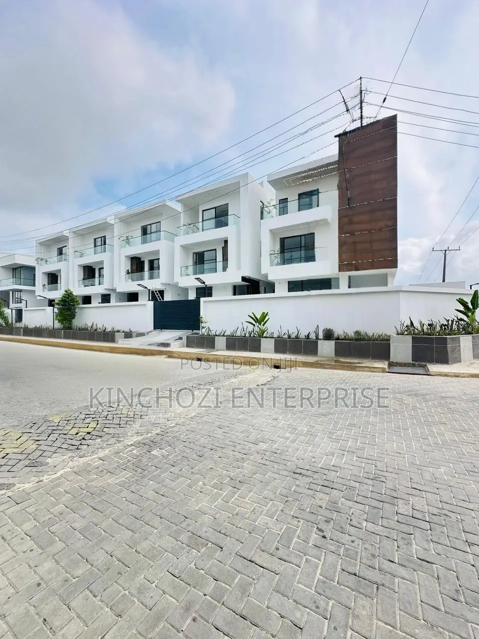 5bdrm Duplex in Lekki Phase 1 for sale