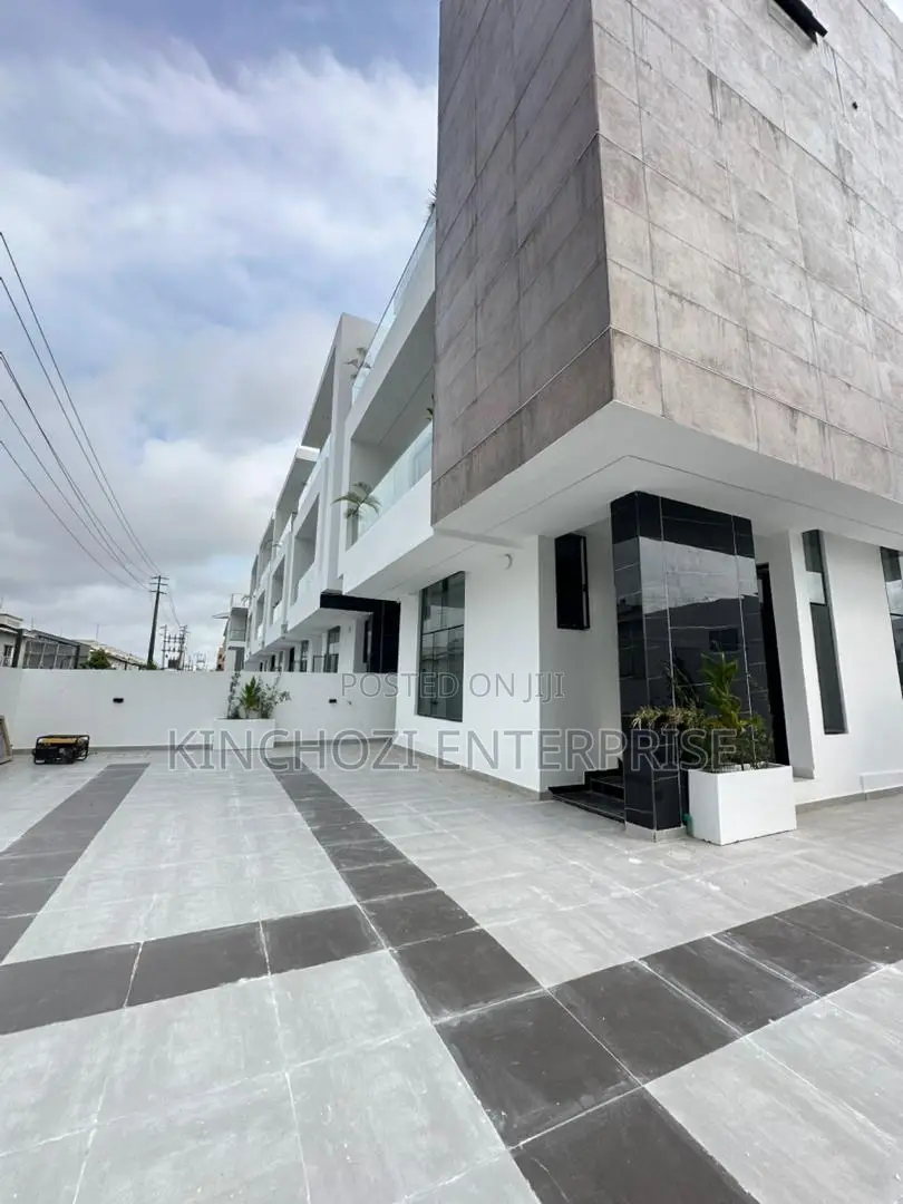 5bdrm Duplex in Lekki Phase 1 for sale